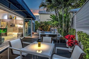 Outdoor dining - Casa Azul - Private Pool (Key West)