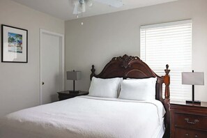 2 Schlafzimmer, Schreibtisch, Bügeleisen/Bügelbrett, WLAN