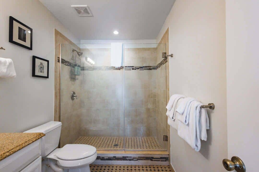 Primary En Suite Bathroom
