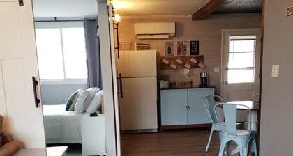 Charming 1-bedroom apartment with WiFi, AC in lovely Hot Springs
