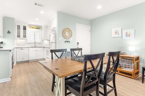 Dining - Lighthouse Point 18C | Ocean Front Views! (Tybee Island)