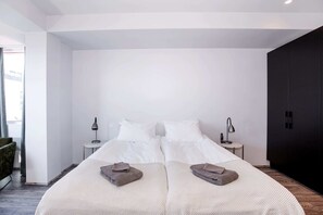 1 bedroom, travel cot, WiFi, bed sheets