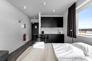 1 bedroom, travel cot, WiFi, bed sheets