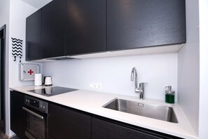 Fridge, microwave, oven, stovetop - Svala Downtown Studio Double bed (Reykjavík)