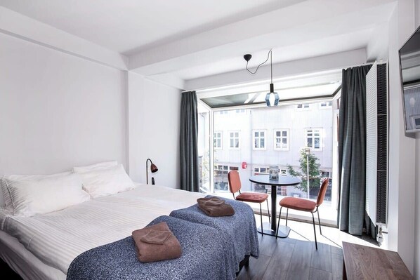 1 bedroom, travel cot, WiFi, bed sheets - Svala Downtown Studio Double bed (Reykjavík)