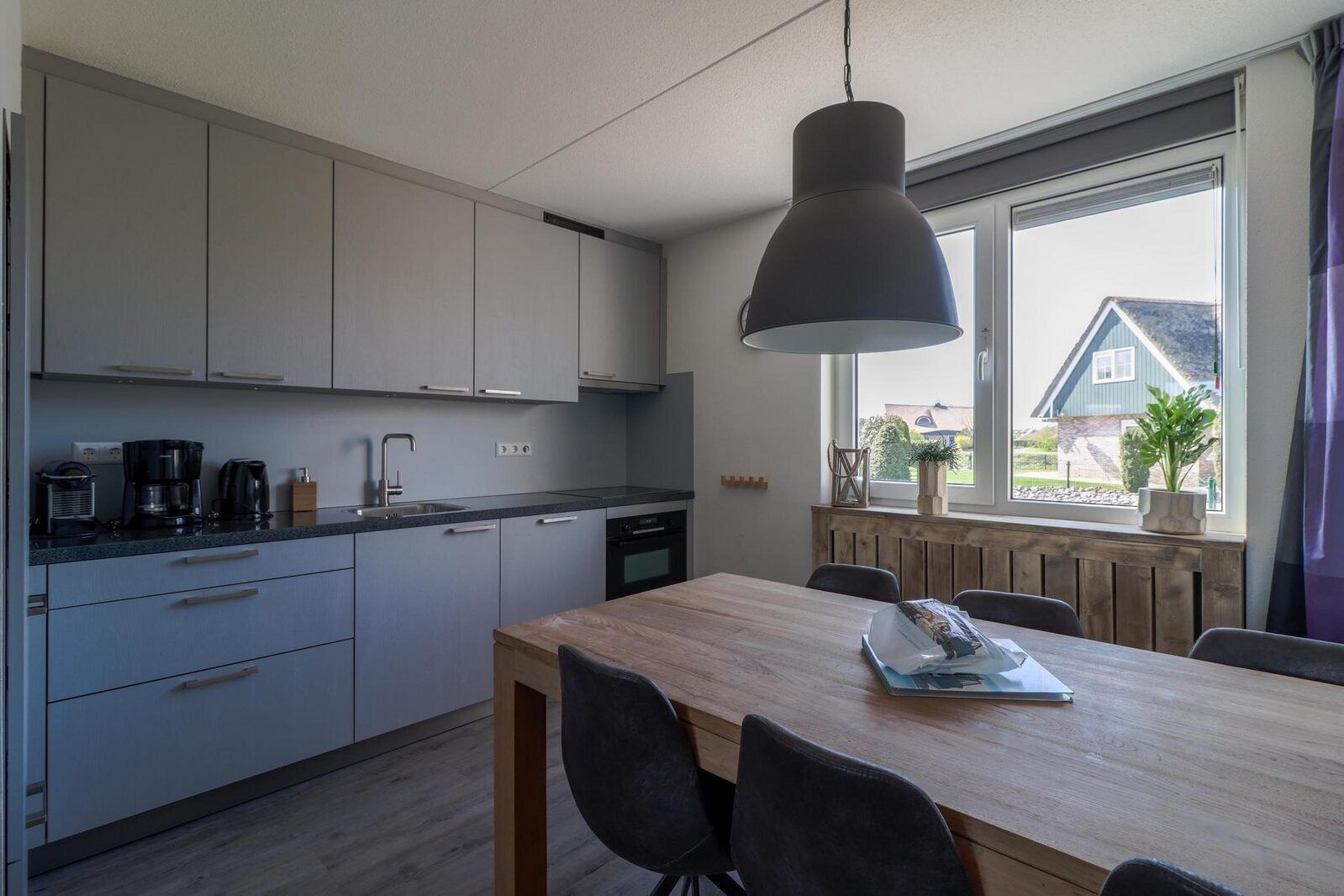 Fridge, microwave, dishwasher, coffee/tea maker