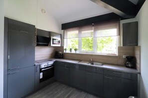 Kühlschrank, Mikrowelle, Geschirrspüler