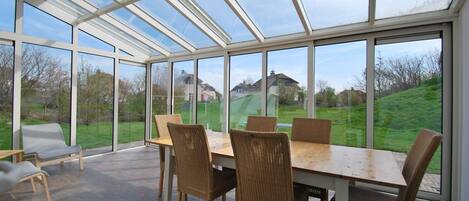 تناول الطعام