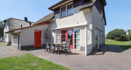 Spacious Deluxe Dune Villa for 8 persons with a private sauna and whirlpool, located at luxurious Beach Resort Makkum by the IJsselmeer.