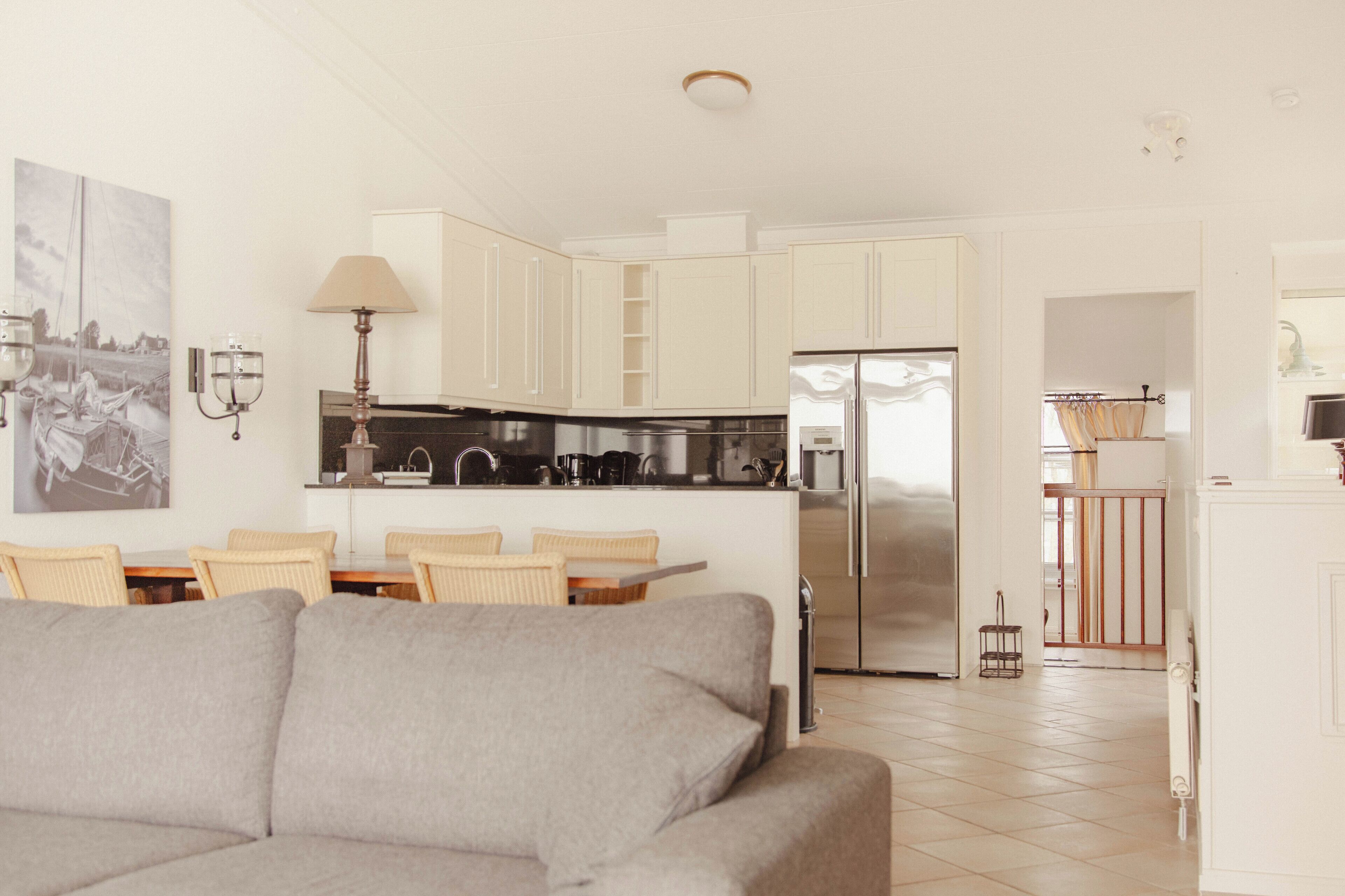 Smart-tv, pejs, dvd-afspiller, stereoanlæg