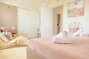 3 bedrooms, iron/ironing board, WiFi