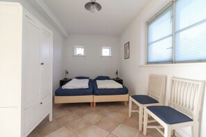 4 Schlafzimmer, Bügeleisen/Bügelbrett, WLAN