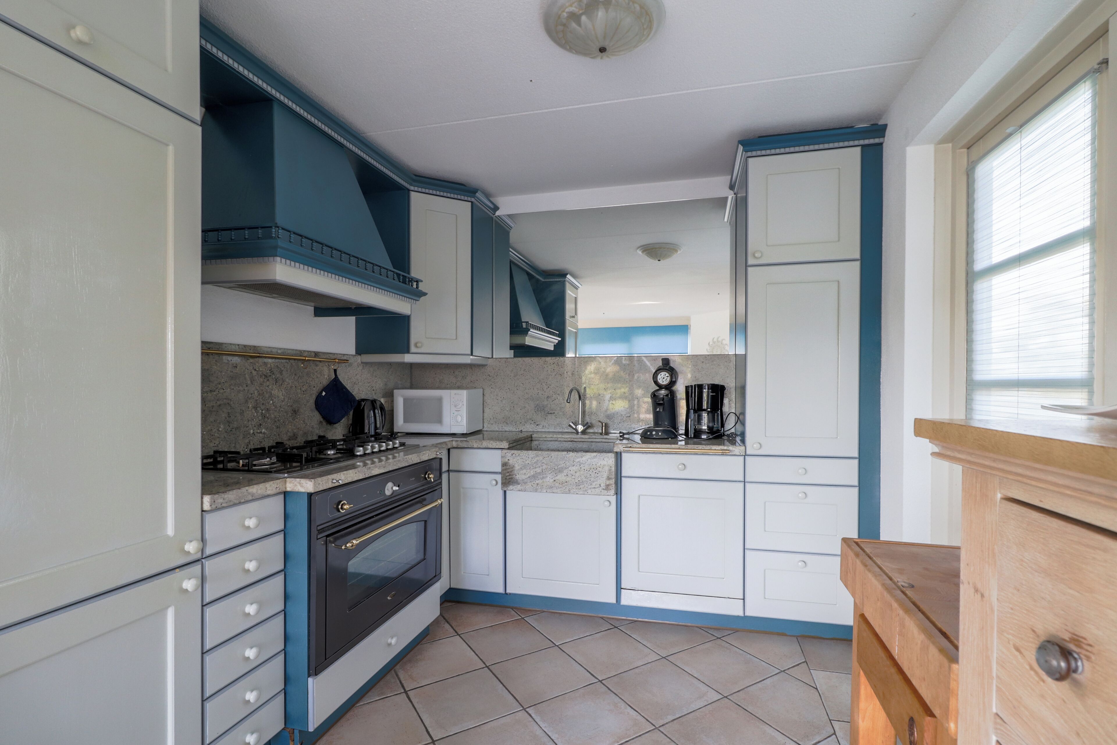 Kühlschrank, Mikrowelle, Geschirrspüler