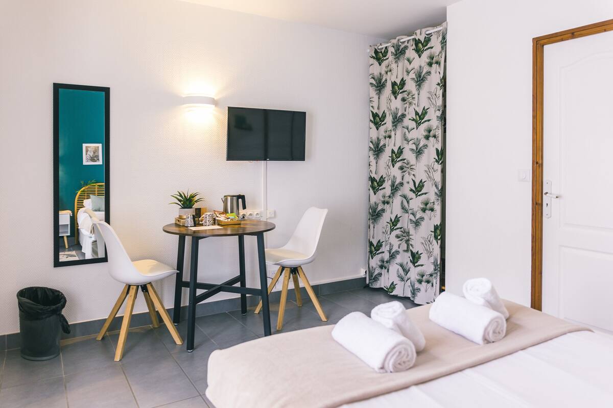 Phòng phong cách cổ điển, 1 giường cỡ queen | 1 phòng ngủ, két bảo mật tại phòng, màn/rèm cản sáng 