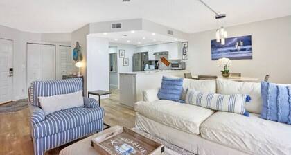 Newly Remodeled Jupitor Raquet Club- sleeps up to 4 people