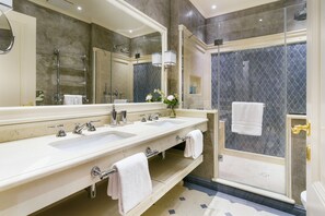 Badewanne, Haartrockner