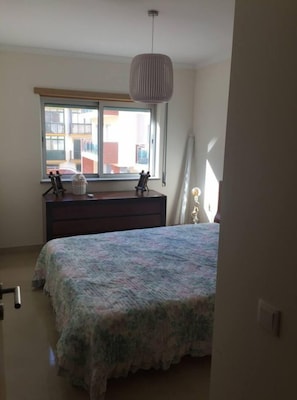 2 bedrooms, iron/ironing board