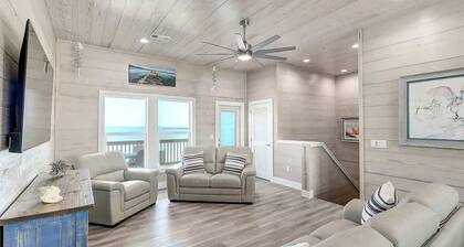 Fulton Breeze: Waterfront Home with Pool & Hot Tub