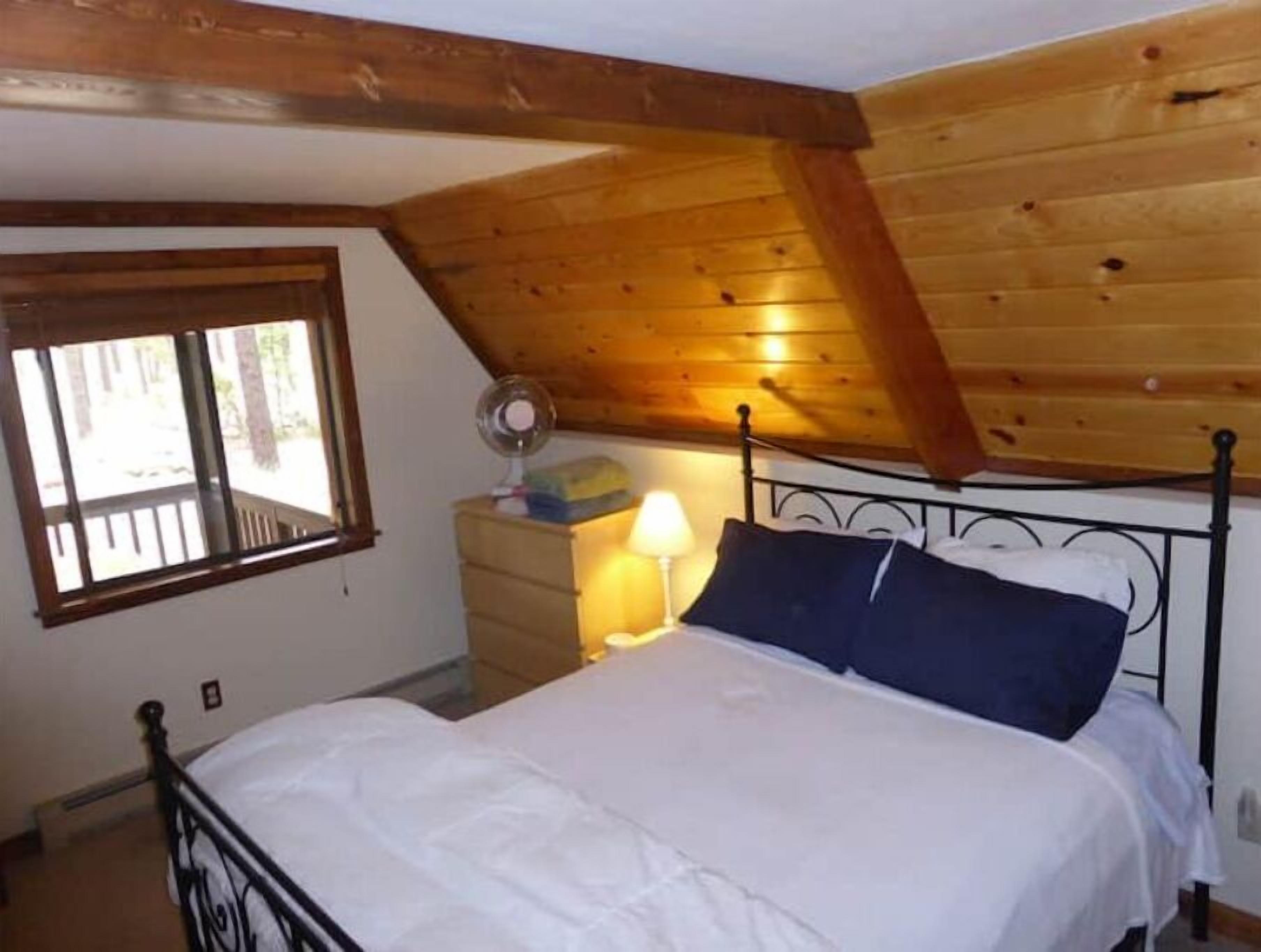 2 bedrooms, in-room safe, bed sheets