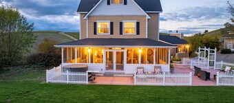 Hot Tub + Fire Pit | Vineyard Near Templeton + Paso | Vineyard Retreat