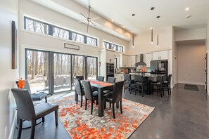 Dining - Dog Friendly Cabin Hideaway w/ Hot Tub & Views (Oakland)