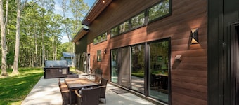 Dog Friendly Cabin Hideaway w/ Hot Tub & Views