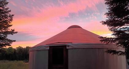 Redarrow rustic yurt in the Adirondacks, Gore Mt. 15 mins, jug water supplied