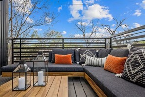 Property grounds - Luxe 8BR Austin Combo | Pool, Grill & Rooftop Deck (Austin)