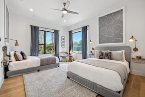 8 bedrooms, desk, iron/ironing board, WiFi - Luxe 8BR Austin Combo | Pool, Grill & Rooftop Deck (Austin)