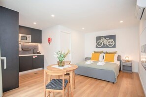 1 soverom, skrivebord, strykejern/-brett og wi-fi