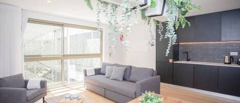 テレビ、書斎 / ワークスペース