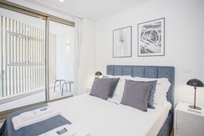 2 habitaciones, escritorio, tabla de planchar con plancha y wifi 