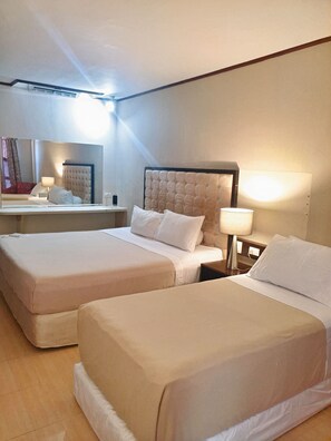 Deluxe Triple Room | In-room safe, desk, laptop workspace, free WiFi - Cebu Dulcinea Hotel (Lapu-Lapu)