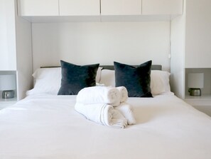 2 bedrooms, iron/ironing board, free WiFi, bed sheets