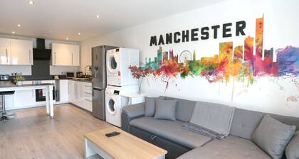 Stylish 2-Bed · Walk to Deansgate & Old Trafford - Pass the Keys