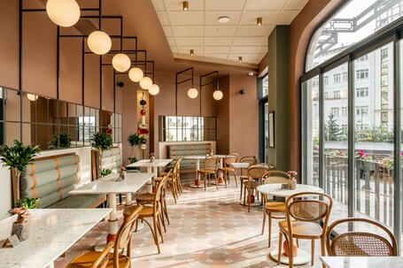 Khai Hotel Karakoy - Image 1