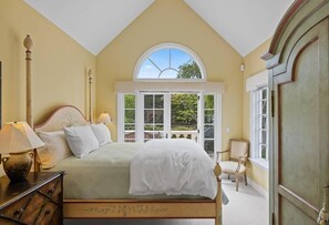 4 habitaciones, tabla de planchar con plancha, cuna de viaje y wifi