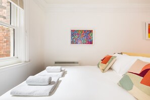 Iron/ironing board, Internet, bed sheets