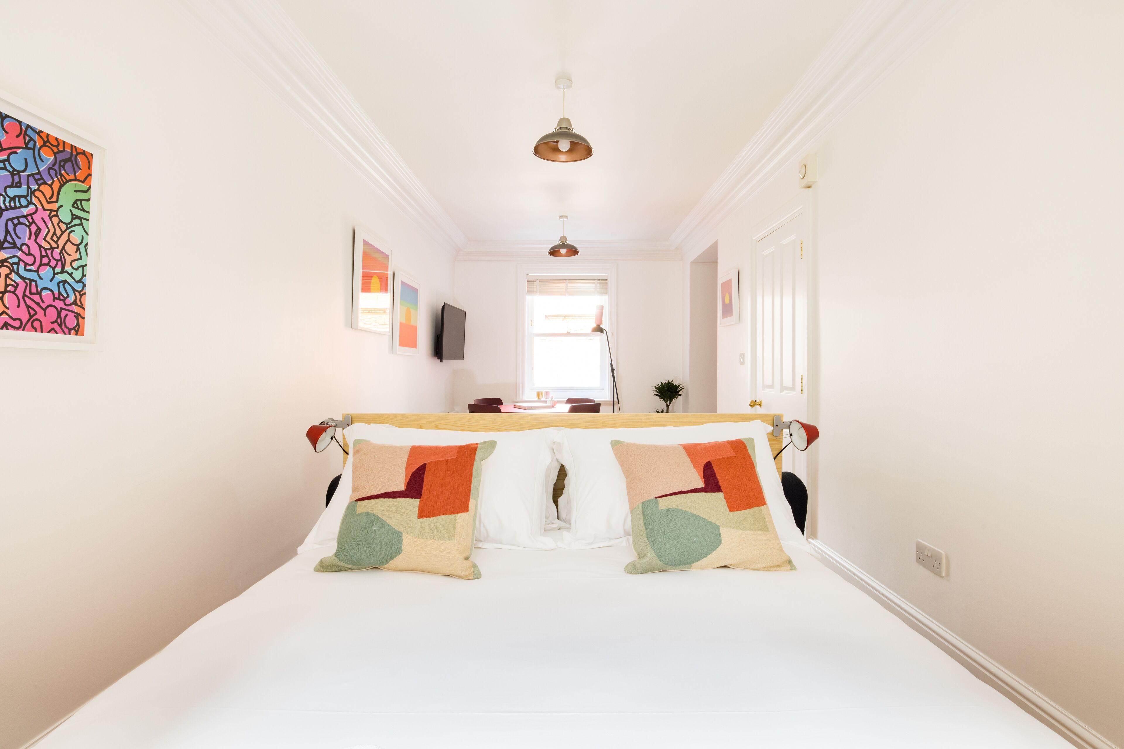 Iron/ironing board, Internet, bed sheets