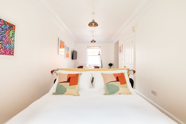 Fer et planche Ă repasser, accĂšs Internet, draps fournis