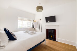 1 soverom, strykejern/-brett, internettilgang og sengetøy