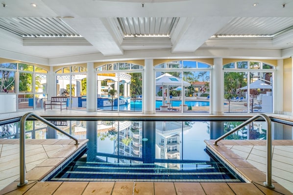 Piscine couverte