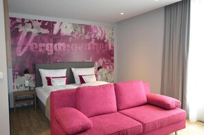 Premium bedding, minibar, in-room safe, individually decorated - Boutique Hotel Moselgarten (Bullay)