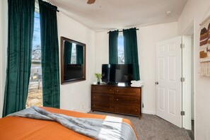 2 bedrooms, iron/ironing board, travel cot, WiFi
