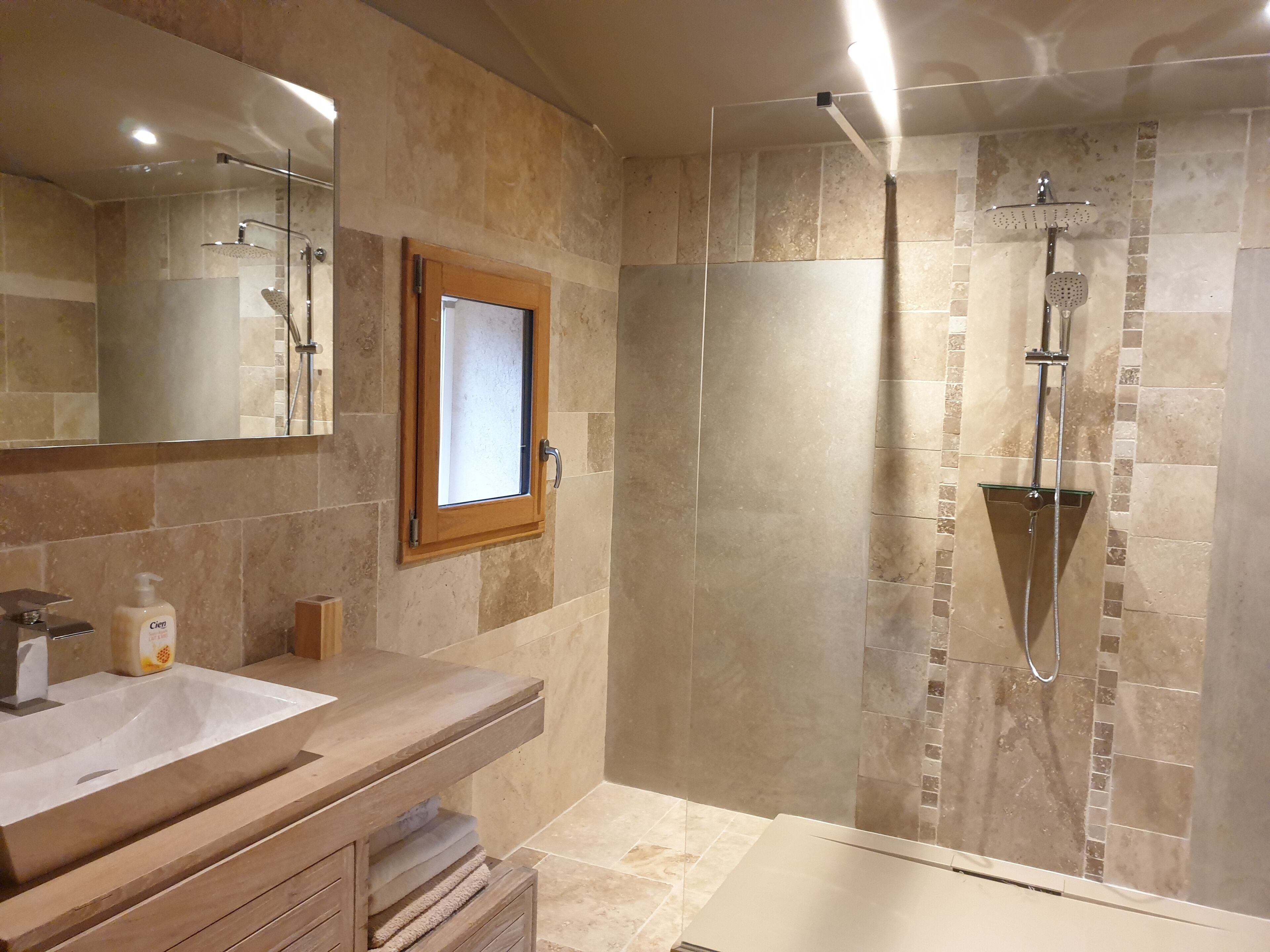 Shower, bidet, towels, soap