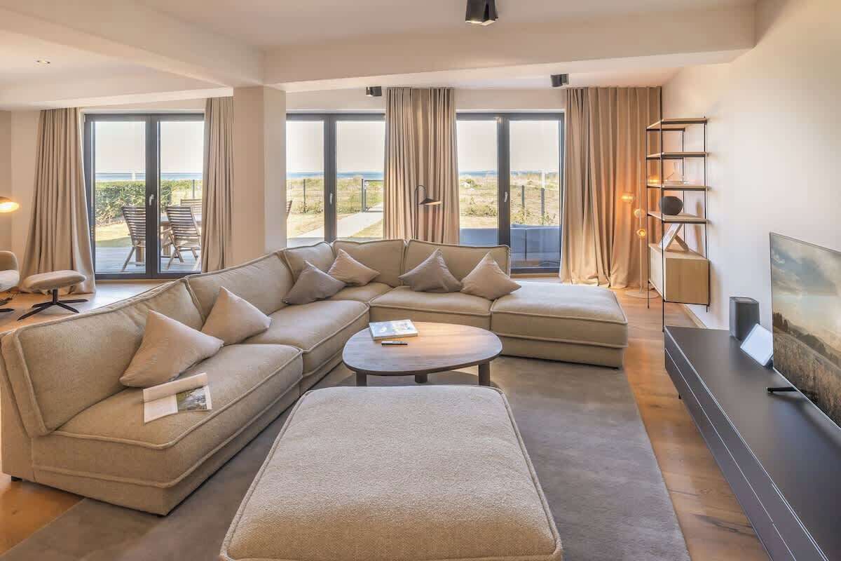 Fernseher, Stereoanlage, Arbeitsbereiche