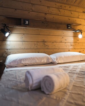 Luxury Tent, 2 Bedrooms, Air conditioning, Hill View | Blackout curtains, iron/ironing board, free WiFi, bed sheets - Agriturismo Poggio Nardini (Montelupo Fiorentino)