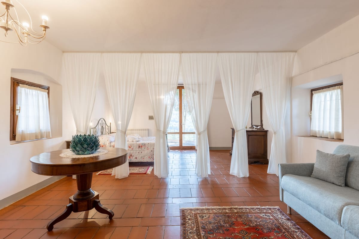 3 bedrooms, blackout curtains, iron/ironing board, free WiFi
