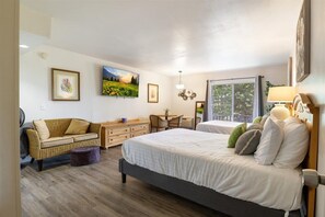 Interior - Margaritaville house next to pool (Osage Beach)