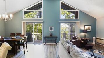 Flat-screen TV, fireplace